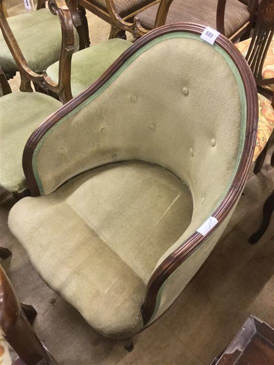 Button back tub shape chair(-)